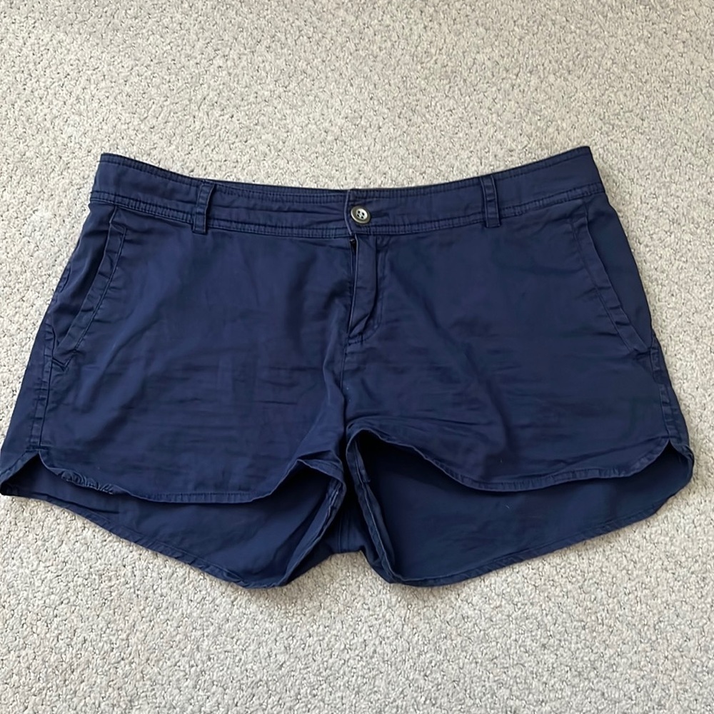 Michael Stars navy blue chino shorts Sz M